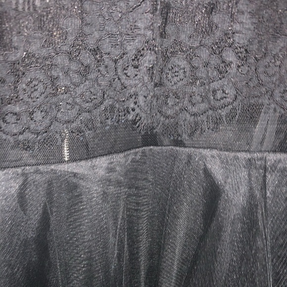 Knee length formal dress - Picture 4 of 6